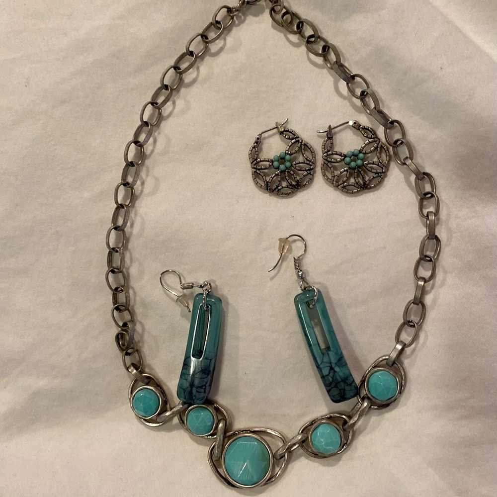 Karma Bella necklace with 2 pairs of earrings